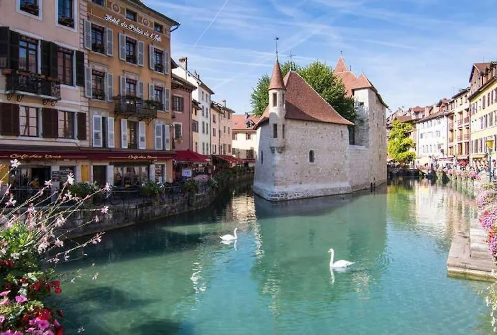 Belle Maison Familiale A La Campagne Apartment Saint-Girod