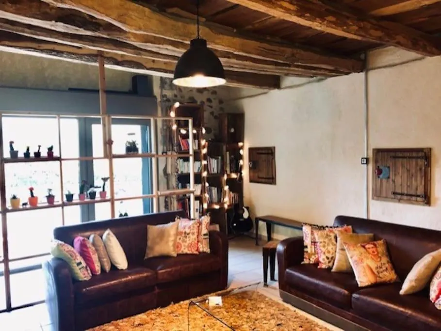 Belle Maison Familiale A La Campagne Apartment Saint-Girod France